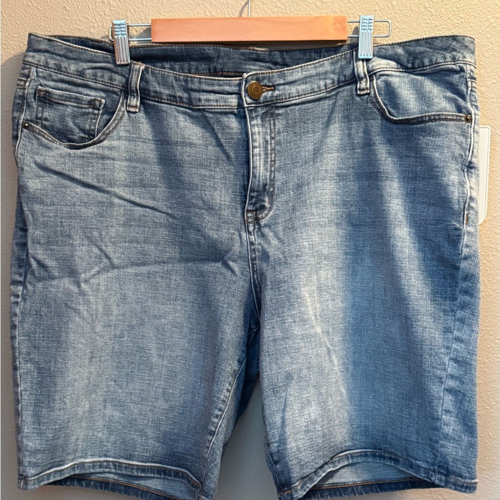 ☀️☀️☀️Lane Bryant Light Blue Denim Bermuda Shorts